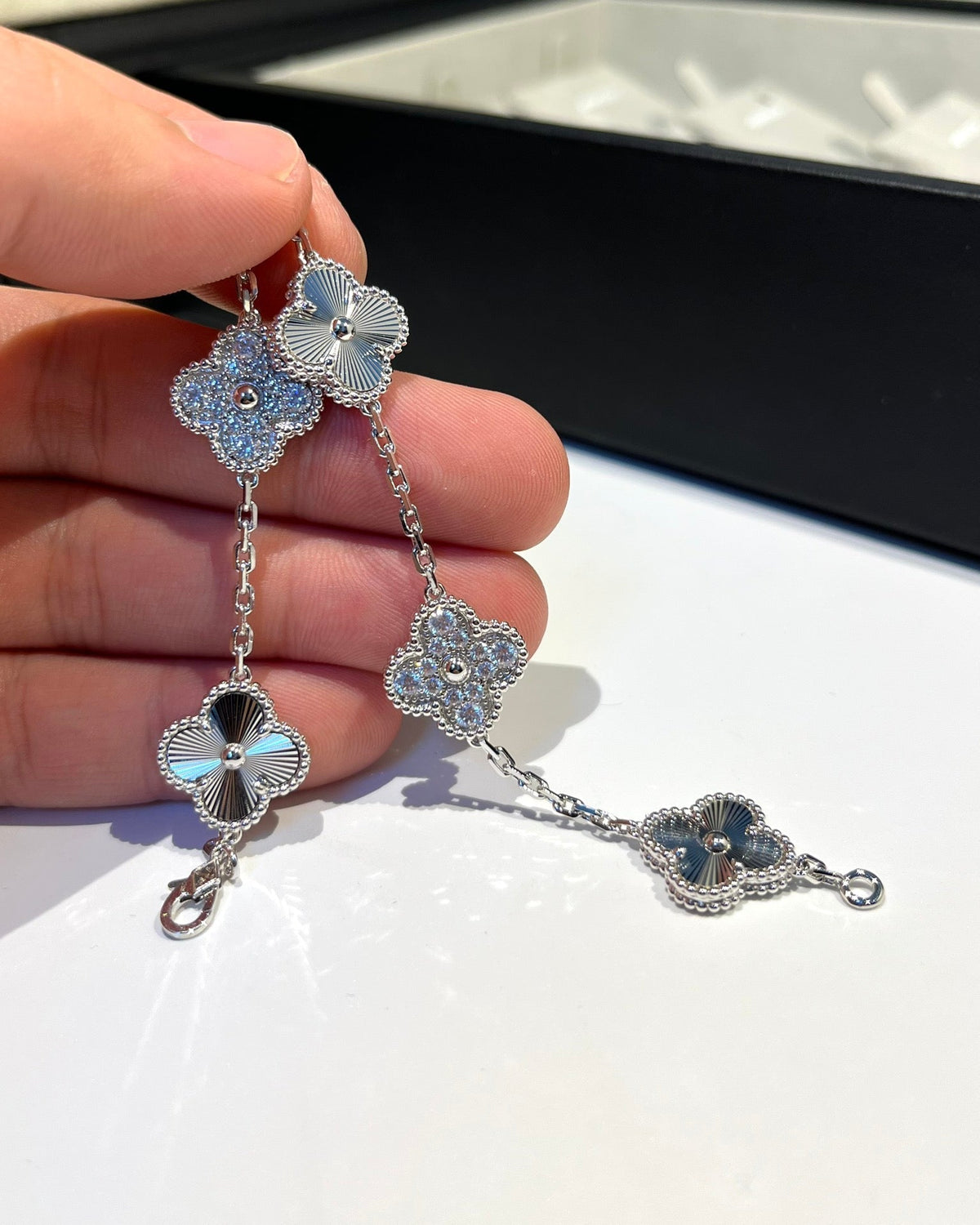 [⭐vintora] CLOVER 5 MOTIF LASER BRACELET COLLECTION
