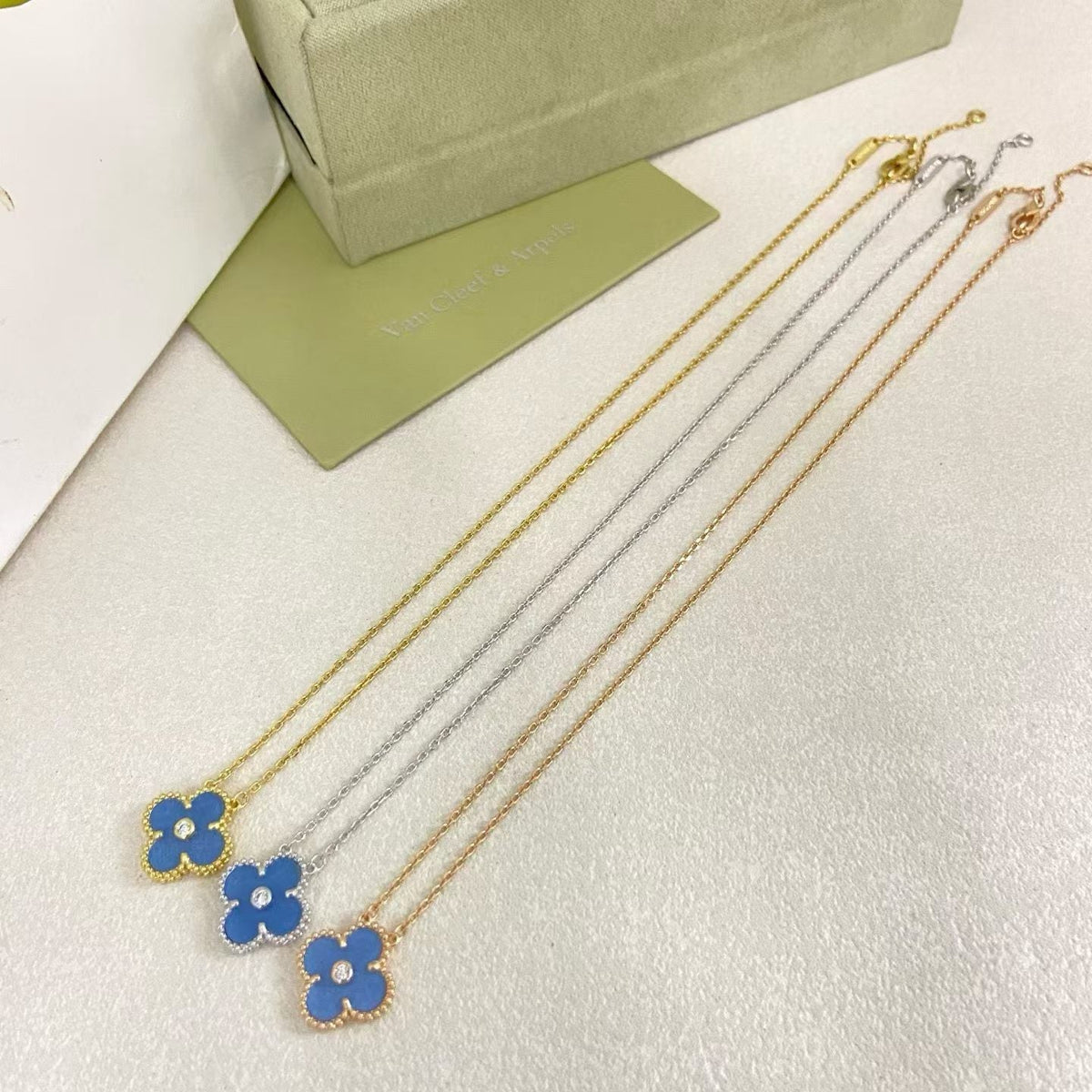 [⭐vintora]CLOVER 15MM DIAMOND DENIM BLUE CHRISTMAS EDITION