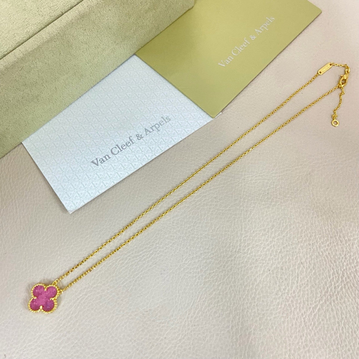 [⭐vintora]15MM BUBBLE PINK ENAMEL SINGLE-FLOWER FOUR-LEAF CLOVER NECKLACE