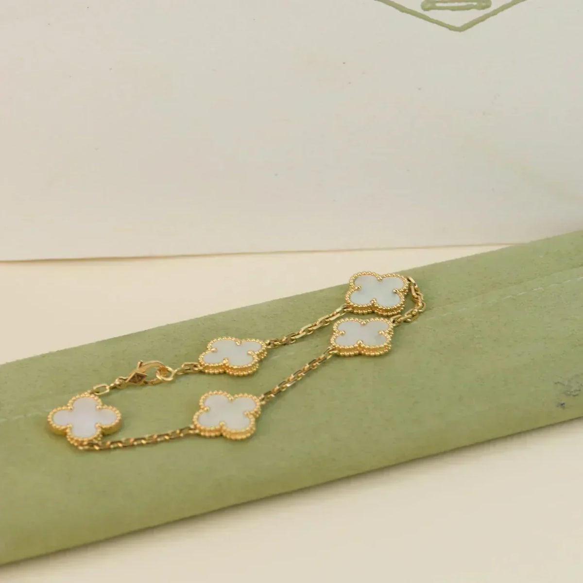 [⭐vintora]CLOVER WHITE PEARL MOP 5 MOTIF BRACELET COLLECTION