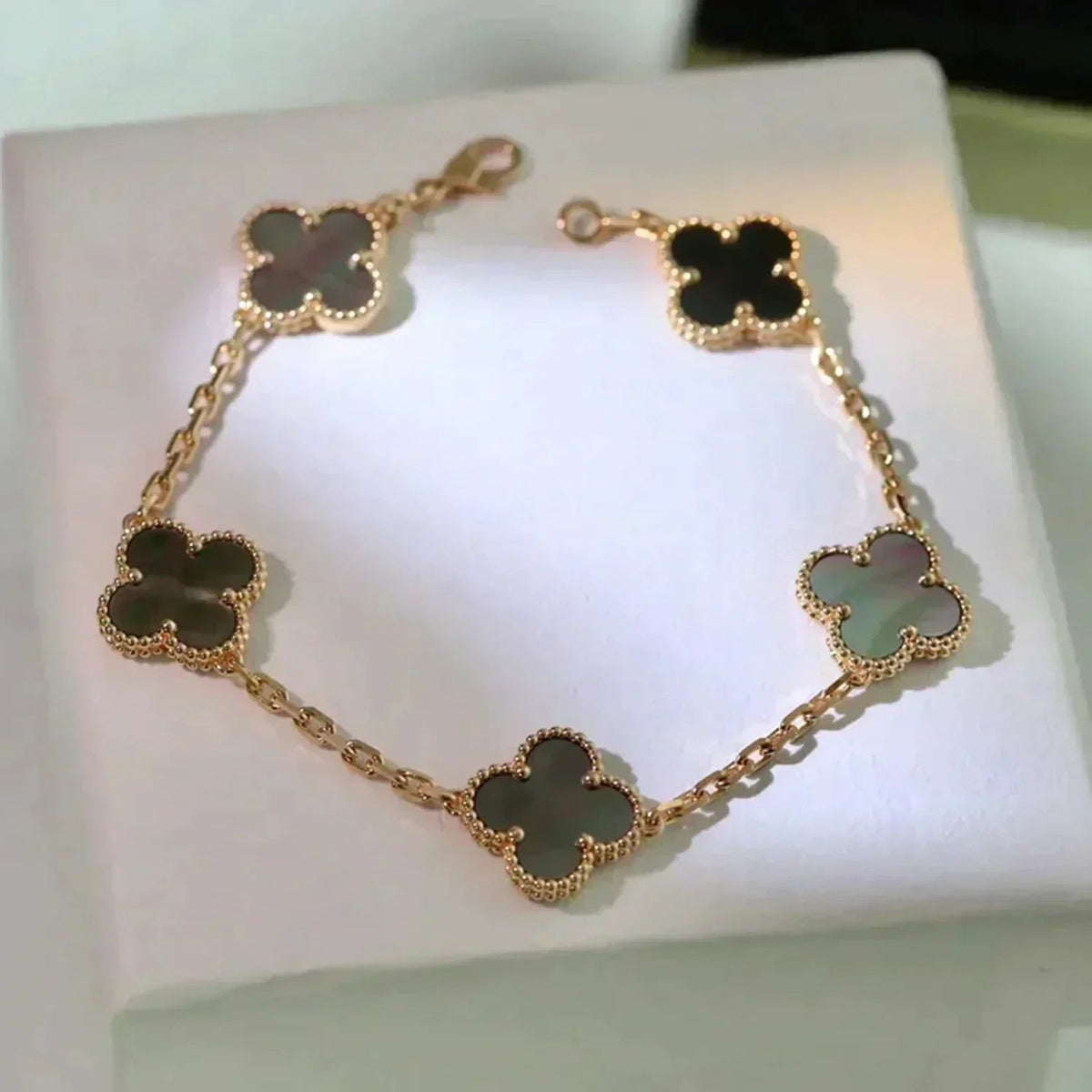 [⭐vintora] CLOVER 5 MOTIF GRAY MOP BRACELET COLLECTION