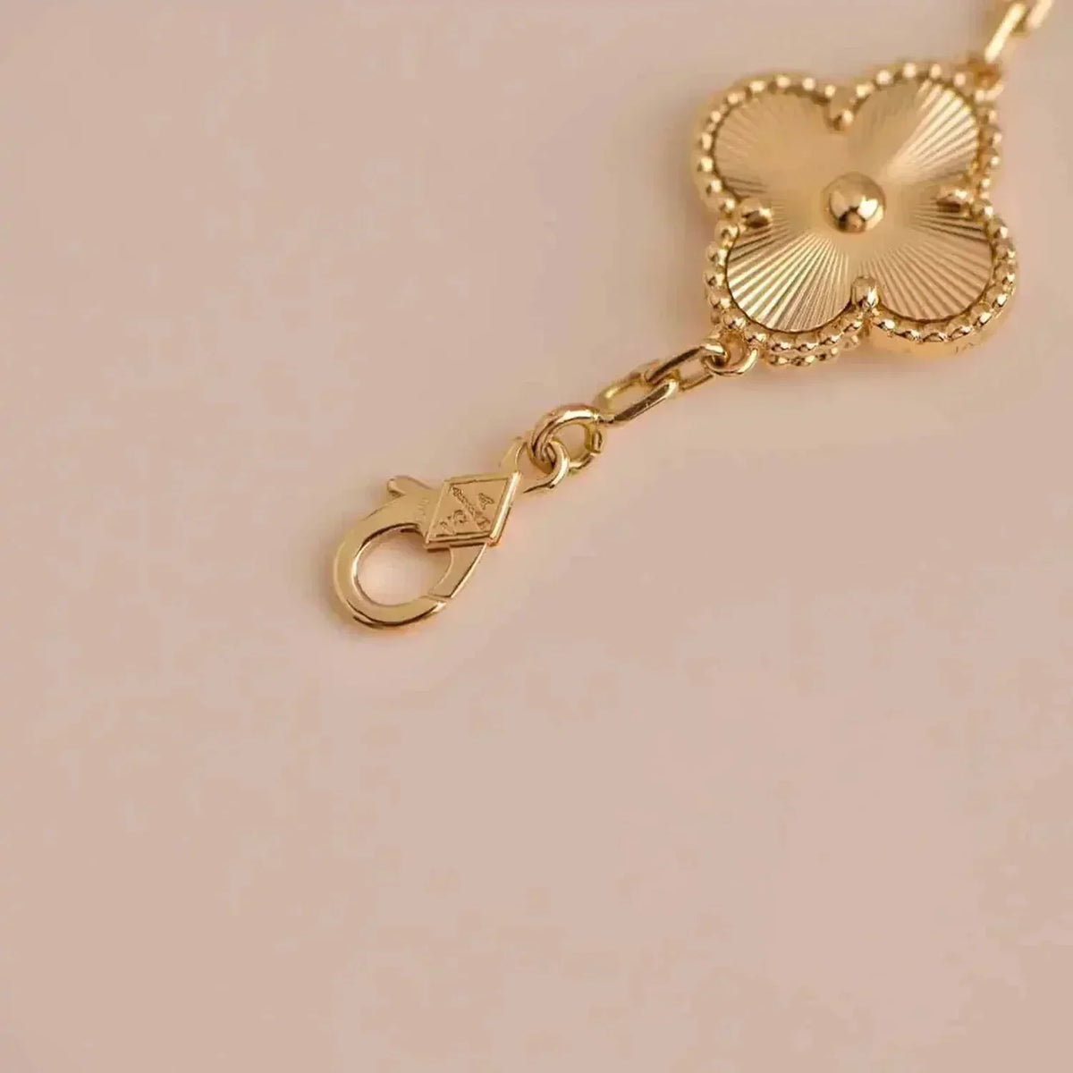 [⭐vintora] CLOVER 5 MOTIF LASER BRACELET COLLECTION