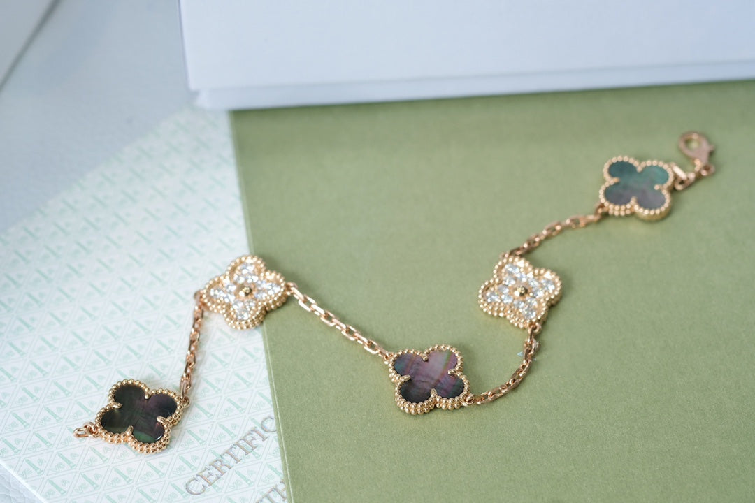 [⭐vintora] CLOVER 5 MOTIF GRAY MOP BRACELET COLLECTION